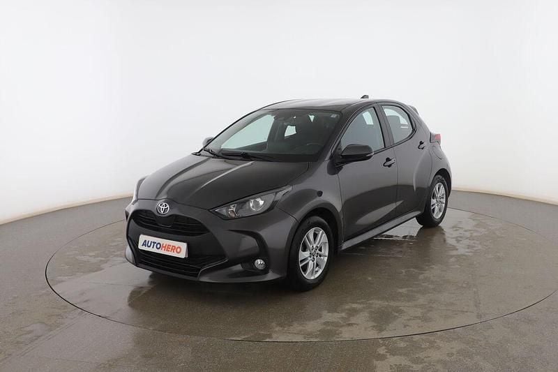 Gris Usado 2022 Toyota Yaris Edition Berlina | 18.299 € (Precio justo) - Imagen 1/3