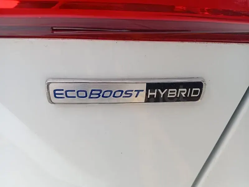 Usado Ford Focus Trend 125 CV (91 kW) 2021 Blanco Berlina