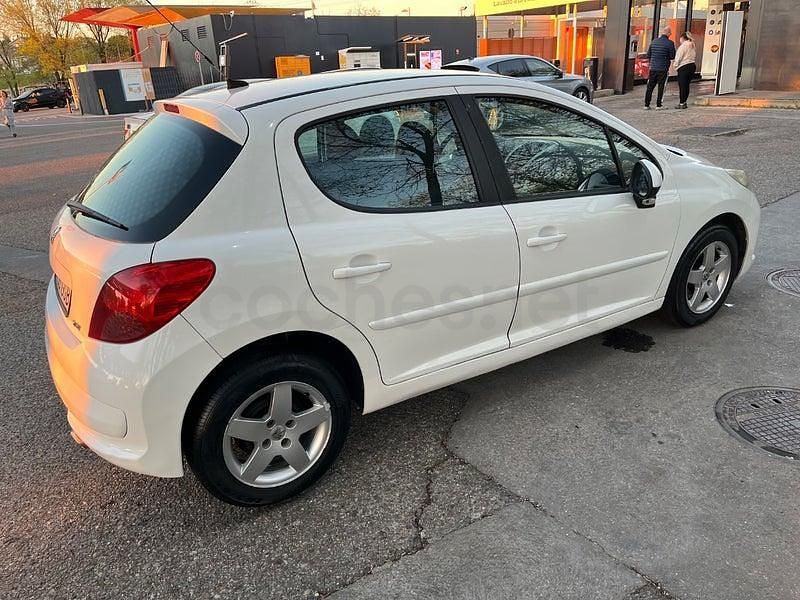 Usado Peugeot 207 Sport 95 HP (69 kW) 2008 Branco Sedan