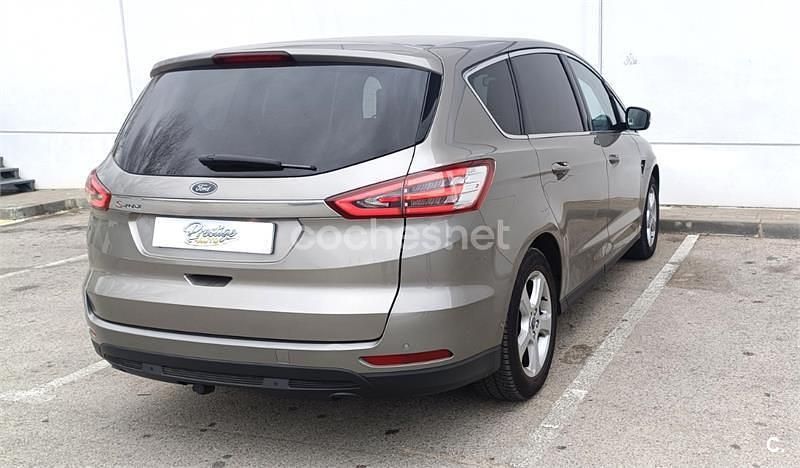 Usado Ford S-MAX Titanium 160 CV (117 kW) 2017 Beige Monovolumen