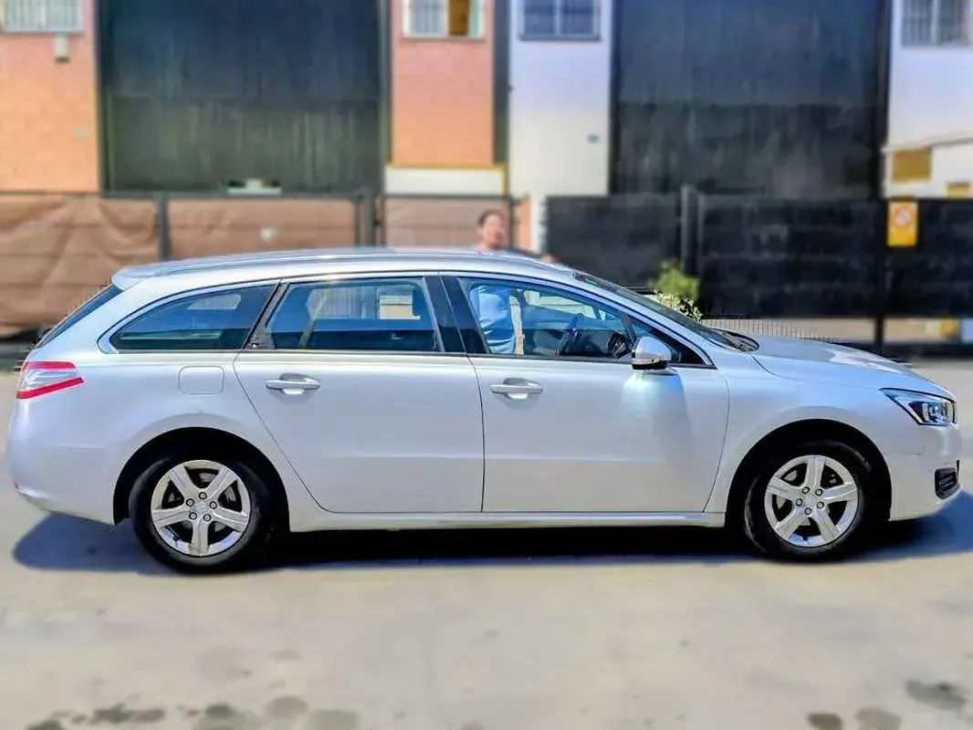 Usado Peugeot 508 SW Active 120 CV (88 kW) 2018 Gris Familiar