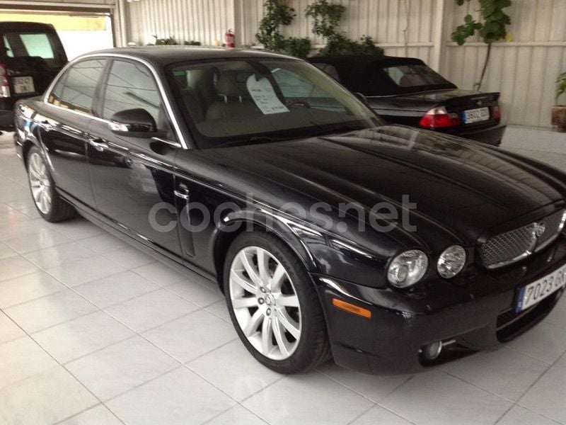 Negro Usado 2009 Jaguar XJ6 Executive Berlina | 12.900 € - Imagen 1/4