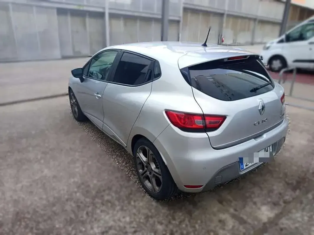 Usado Renault Clio LIMITED 90 CV (66 kW) 2016 Gris Utilitario