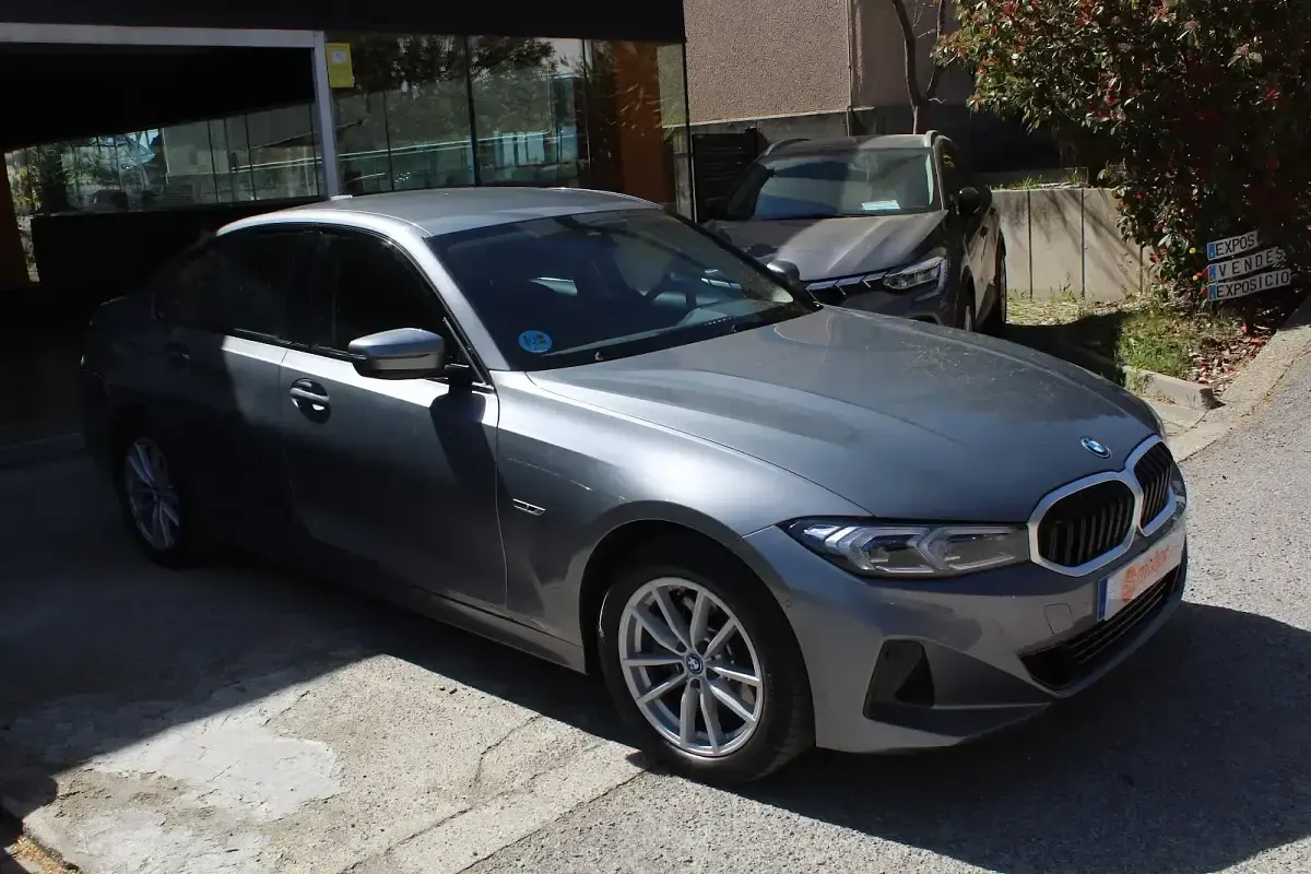 Usado BMW 320e 204 CV (150 kW) 2024 Gris Utilitario