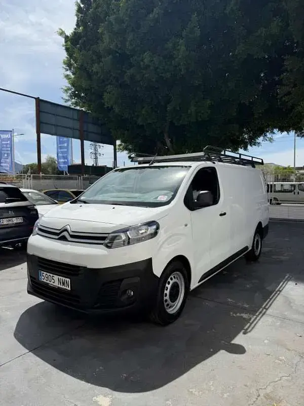 Usado Citroën Jumpy Comfort 140 CV (102 kW) 2020 Blanco Monovolumen