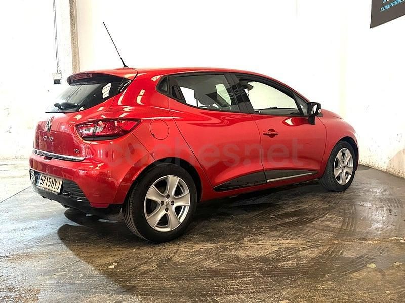Usado Renault Clio IV Dynamique 90 CV (66 kW) 2014 Granate Berlina