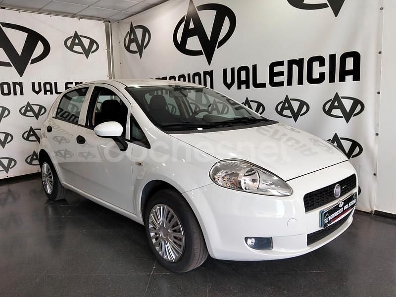Usado Fiat Punto Active 75 CV (55 kW) 2011 Blanco Utilitario