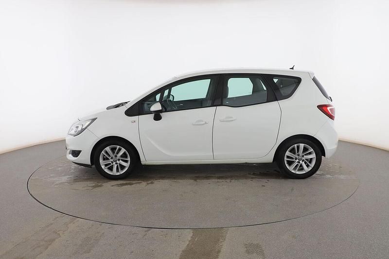 Usado Opel Meriva drive 120 CV (88 kW) 2016 Blanco Monovolumen