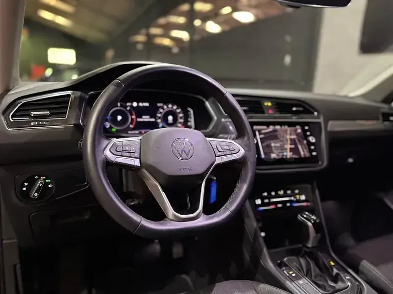 Begagnad VW Tiguan Allspace Life 150 HK (110 kW) 2023 Vit SUV