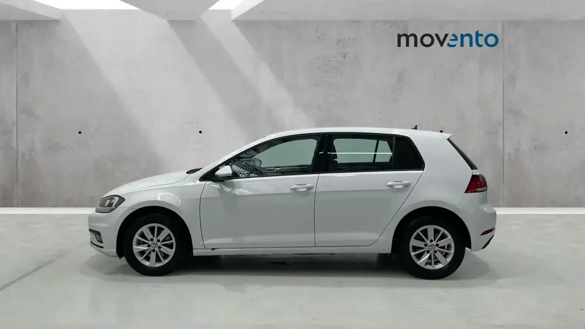 Usado VW Golf VII 115 CV (84 kW) 2019 Blanco Berlina