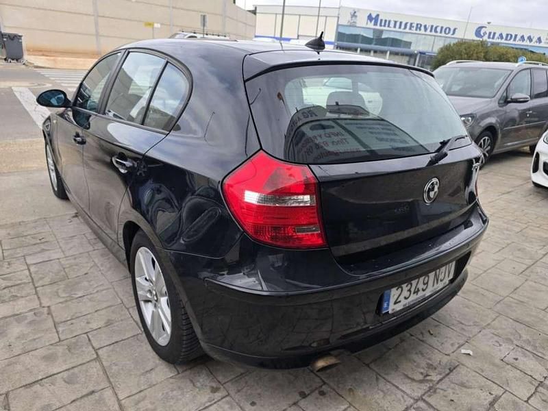 Usado BMW 116 116 CV (85 kW) 2011 Negro Utilitario