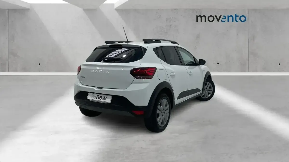 Usado Dacia Sandero Expression 101 CV (74 kW) 2023 Blanco Berlina
