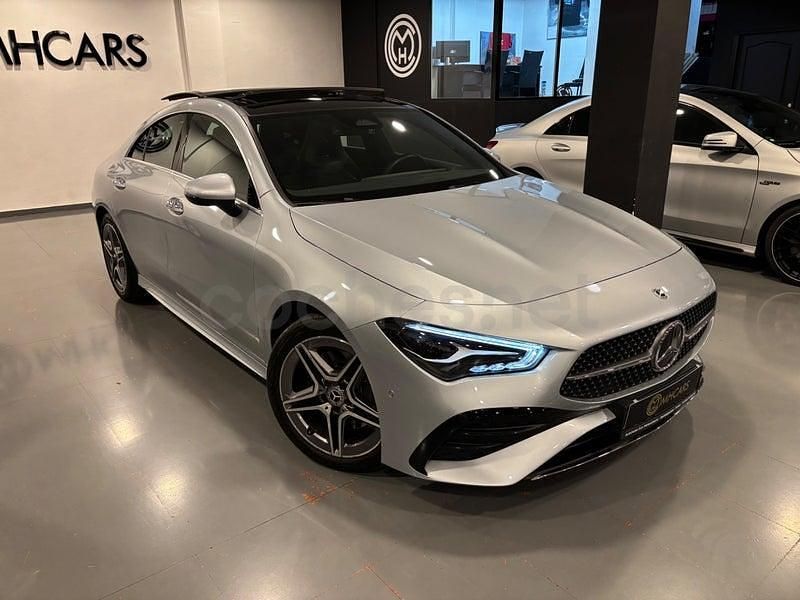 Usado Mercedes CLA200 163 CV (119 kW) 2025 Gris / plata Berlina