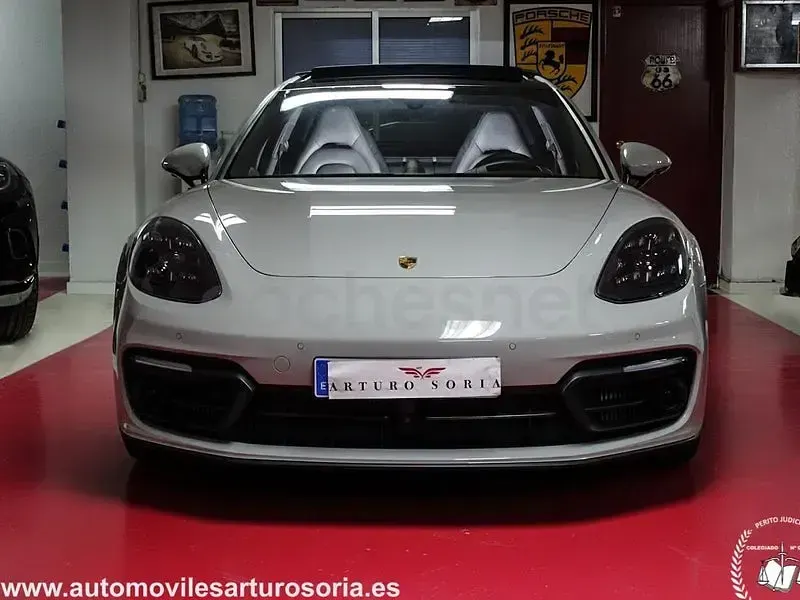 Usado Porsche Panamera Sport Turismo 560 CV (411 kW) 2021 Gris / plata Familiar