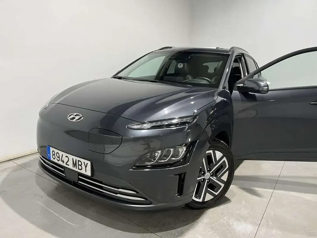 Usado Hyundai Kona Style 150 kW (204 CV) 2022 Gris SUV