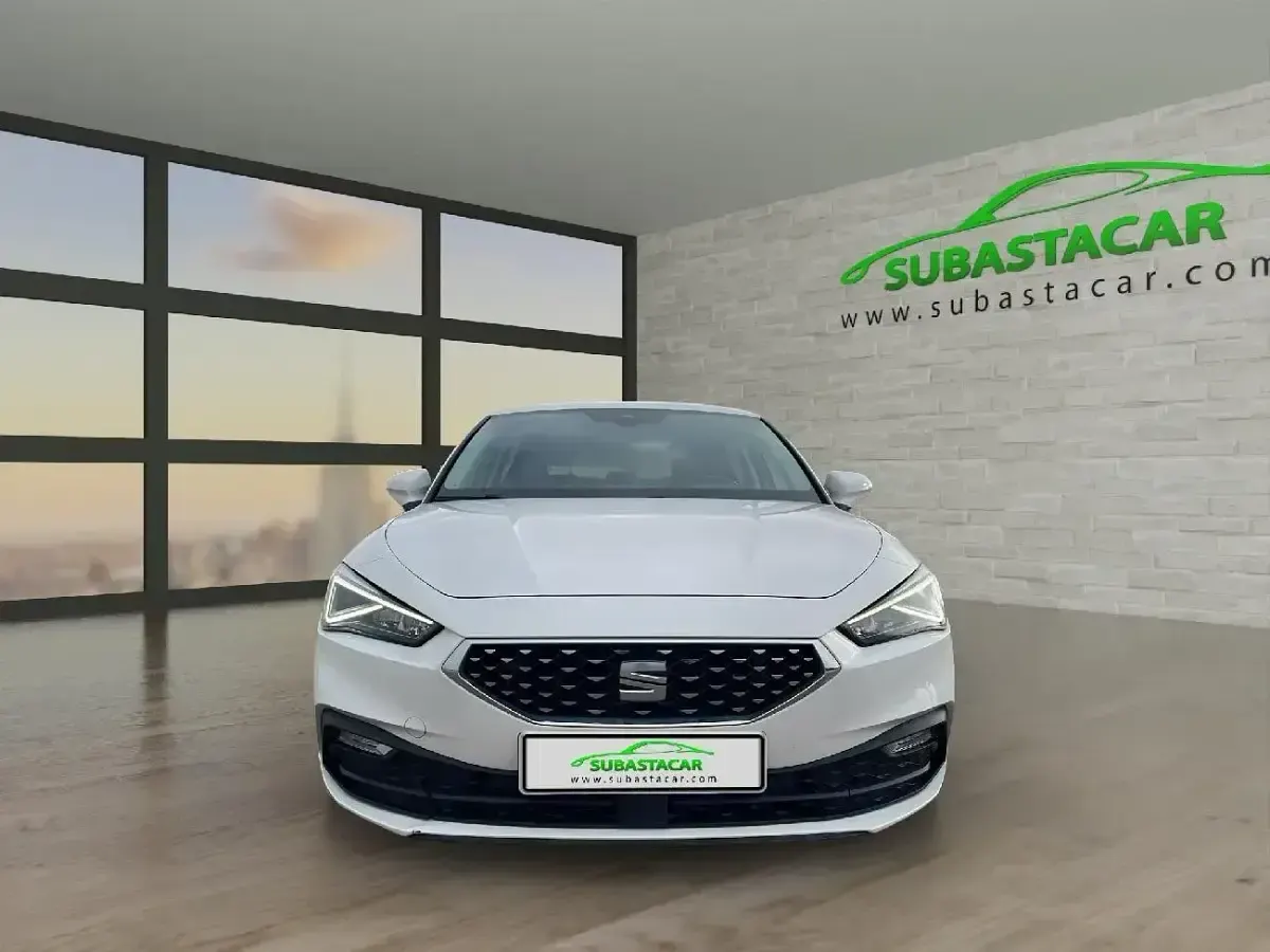 Usado Seat Leon XCELLENCE 204 CV (150 kW) 2021 Blanco