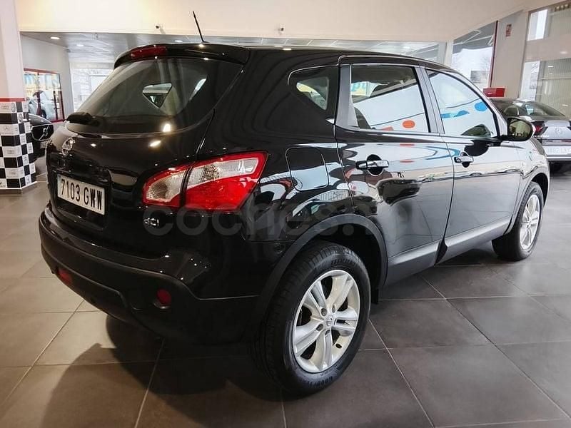 Usado Nissan Qashqai Visia 150 CV (110 kW) 2010 Negro SUV