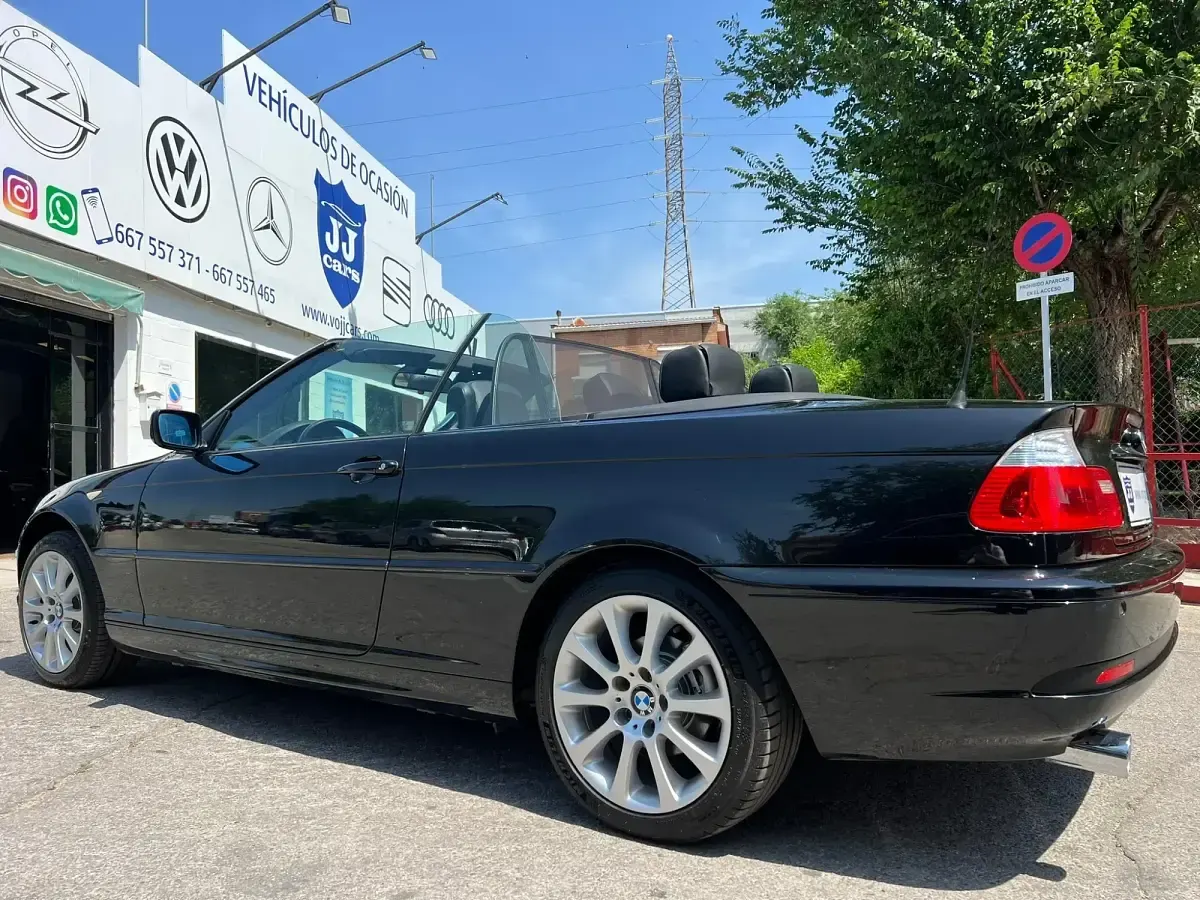 Usado BMW 318 Cabriolet 143 CV (105 kW) 2006 Negro Descapotable