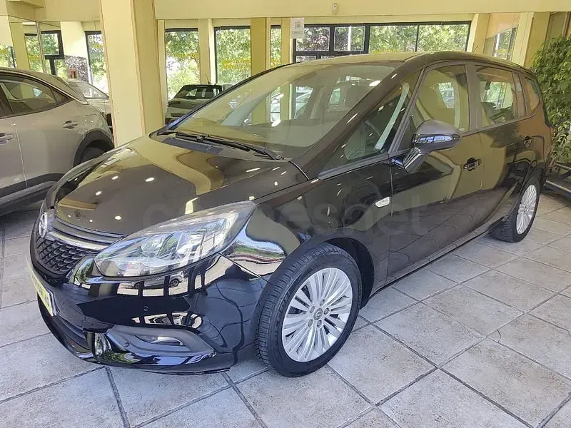 Usado Opel Zafira Excellence 134 CV (98 kW) 2018 Negro Monovolumen