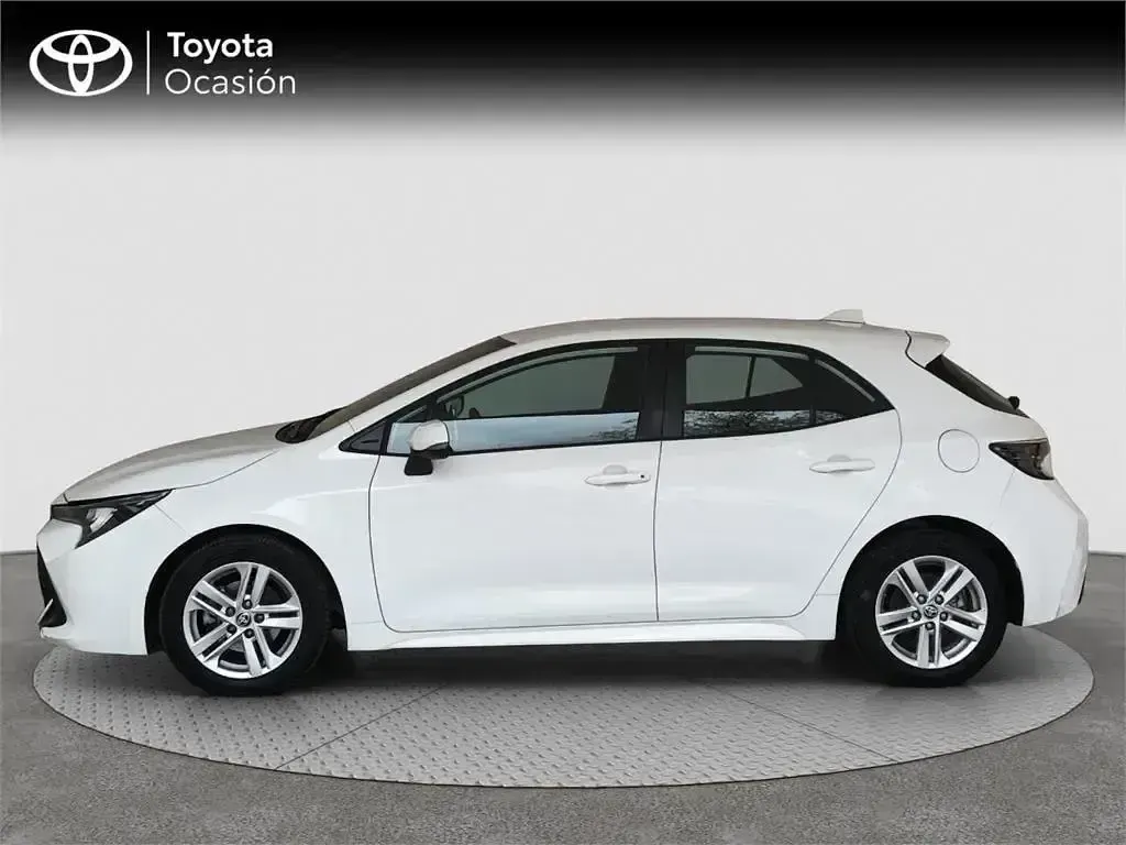 Usado Toyota Corolla Active 122 CV (89 kW) 2022 Blanco Monovolumen