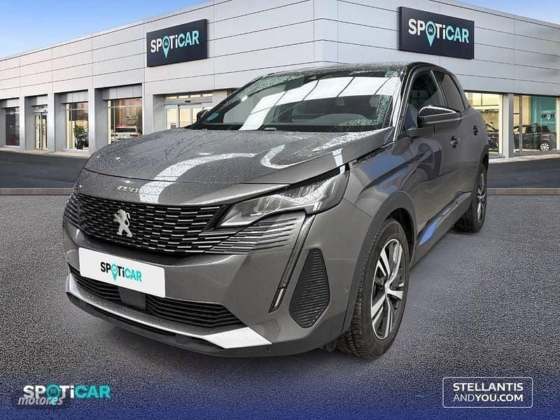 Usado Peugeot 3008 Allure 130 CV (95 kW) 2023 Gris / plata SUV