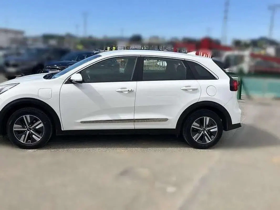 Usado Kia Niro Plus 141 CV (103 kW) 2022 Blanco SUV