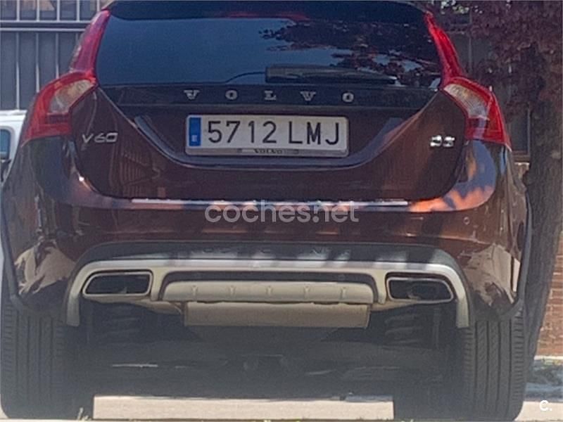 Marrón Usado 2016 Volvo V60 CC Momentum Familiar | 13.000 € (Caro) - Imagen 1/4