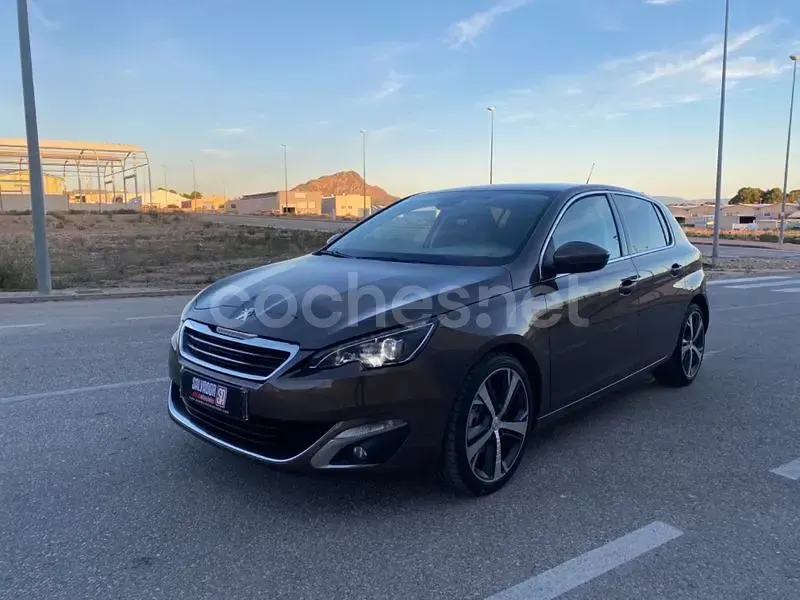 Usado Peugeot 308 GT-line 150 CV (110 kW) 2015 Marrón Berlina