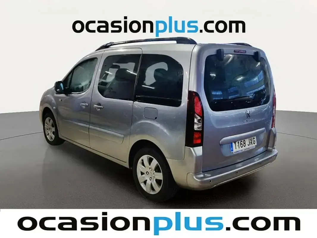 Usado Peugeot TePee Style 120 CV (88 kW) 2017 Gris Van