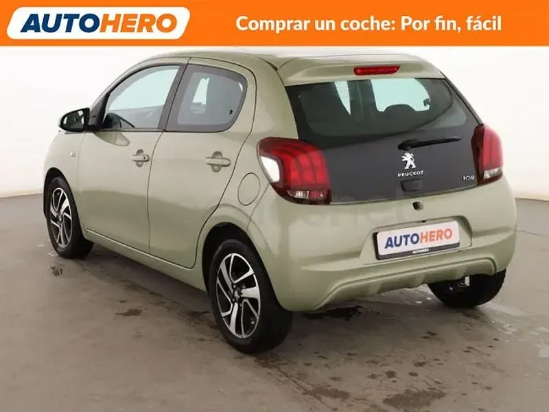 Usado Peugeot 108 Allure 72 CV (52 kW) 2022 Verde Berlina