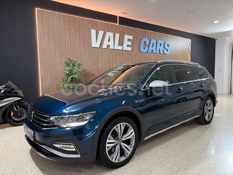 Azul Usado 2022 VW Passat Alltrack Familiar | 21.900 € (Precio justo) - Imagen 1/4