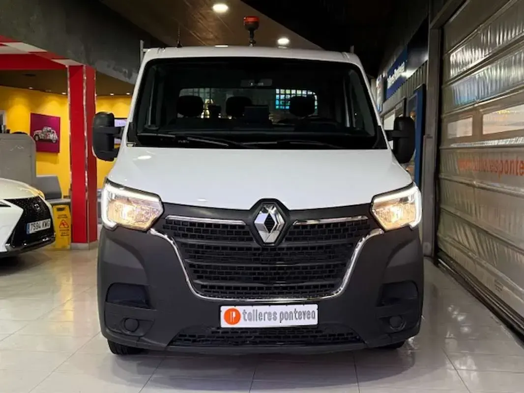 Usado Renault Master 135 CV (99 kW) 2022 Blanco Monovolumen