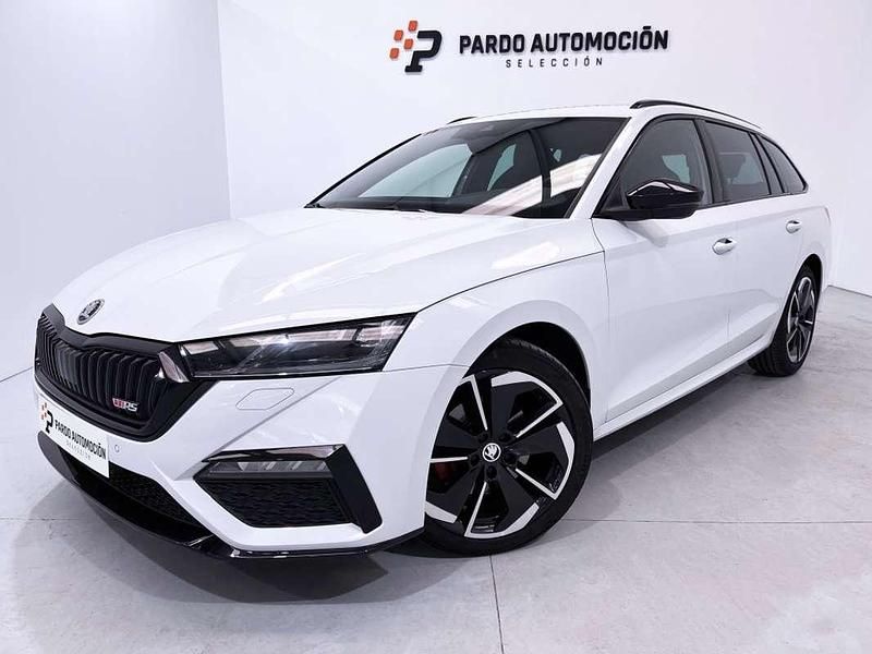 Usado Skoda Octavia RS 200 CV (147 kW) 2023 Blanco Familiar