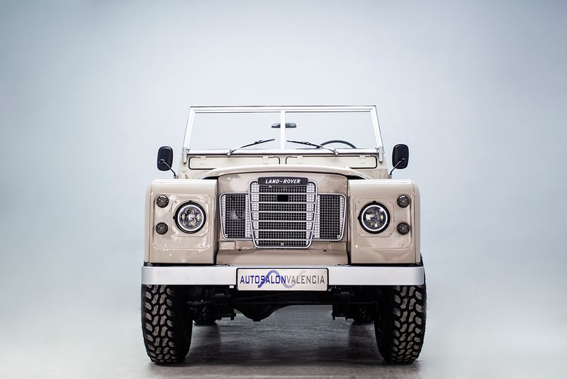 Usado Land Rover 3 67 CV (49 kW) 1982 Beig