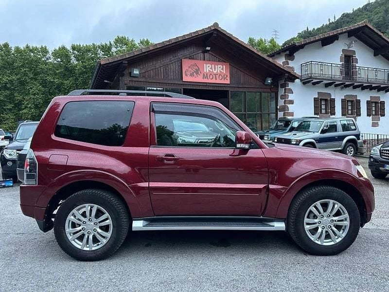 Burdeos Usado 2017 Mitsubishi Montero SUV | 39.999 € - Imagen 1/4