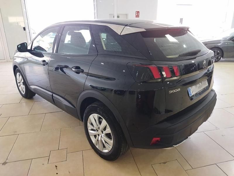Usado Peugeot 3008 130 CV (95 kW) 2023 Negro SUV