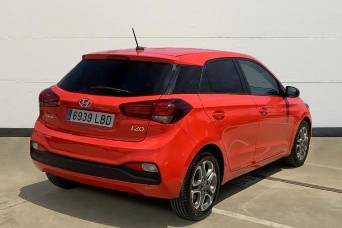 Usado Hyundai i20 100 CV (73 kW) 2019 Rojo Utilitario