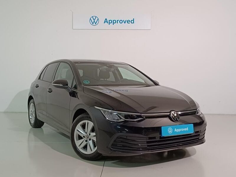 Negro Usado 2023 VW Golf VIII Life | 26.900 € (Un poco caro) - Imagen 1/4