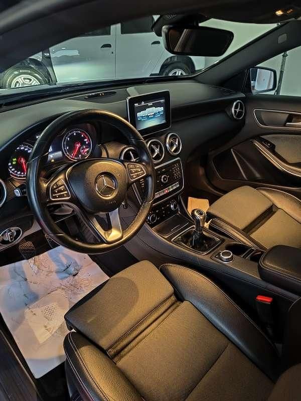 Usado Mercedes A180 109 CV (80 kW) 2016 Burdeos Utilitario
