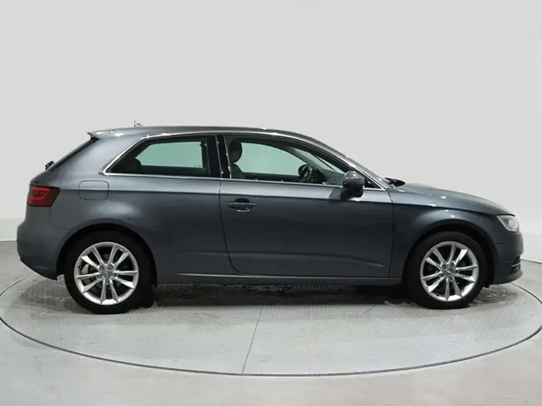 Usado Audi A3 Advanced 150 CV (110 kW) 2016 Gris Utilitario