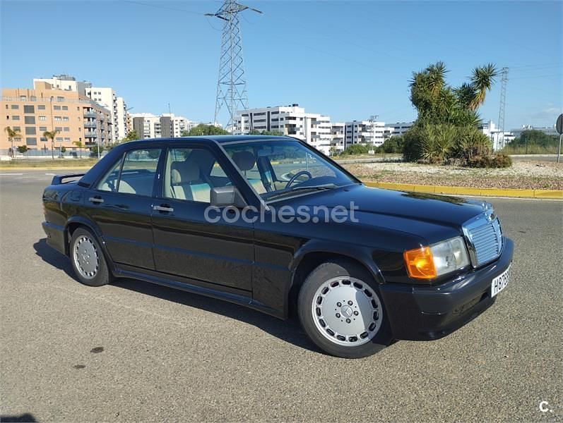 Usado Mercedes 190 126 CV (92 kW) 1985 Negro Berlina