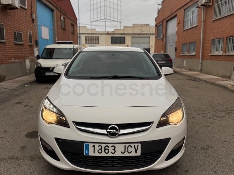 Używany Opel Astra Selective 110 KM (80 kW) 2015 Biały Sedan/Limuzyna
