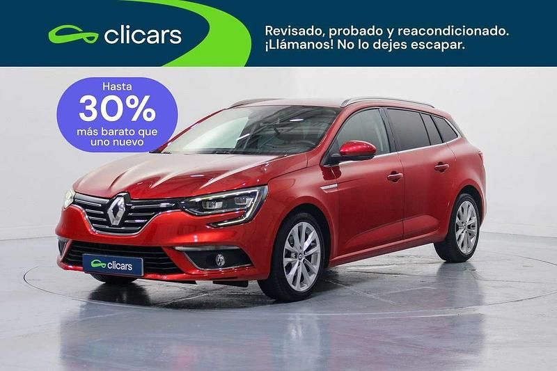 Usado Renault Mégane GrandTour Zen 132 CV (97 kW) 2018 Rojo Familiar