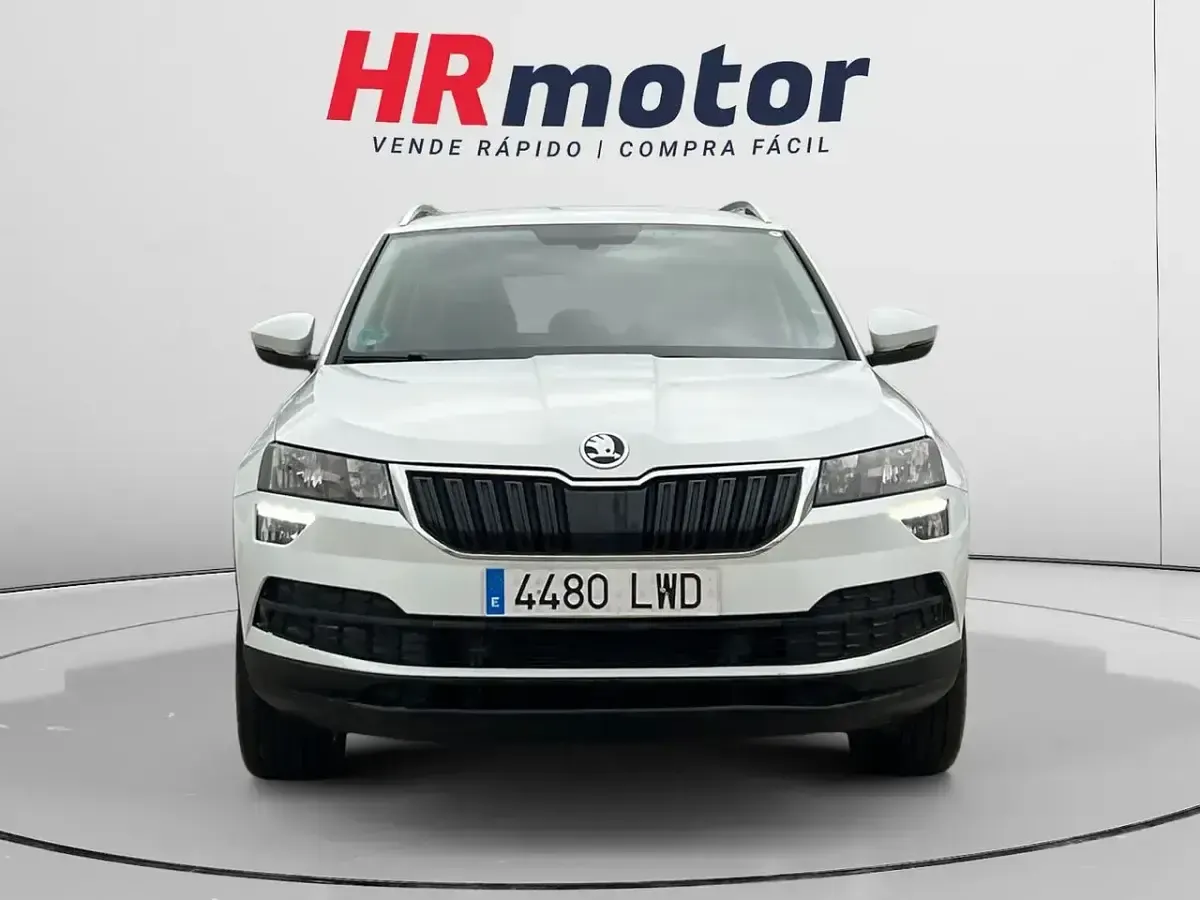 Usado Skoda Karoq Ambition 150 CV (110 kW) 2022 Blanco SUV