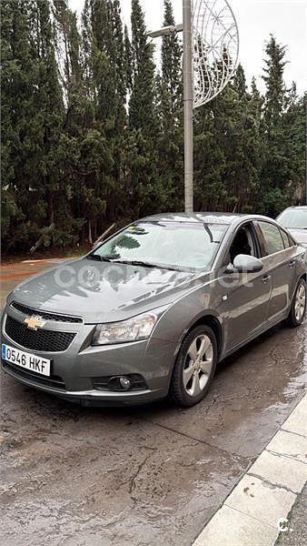 Usado Chevrolet Cruze LT 163 CV (119 kW) 2012 Gris / plata Berlina