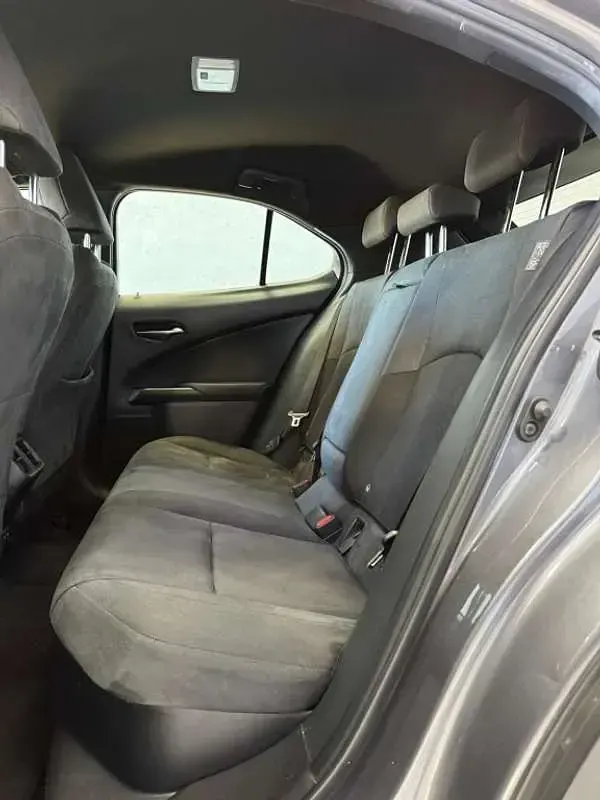 Usado Lexus UX 250h Business Edition 2022 Gris SUV