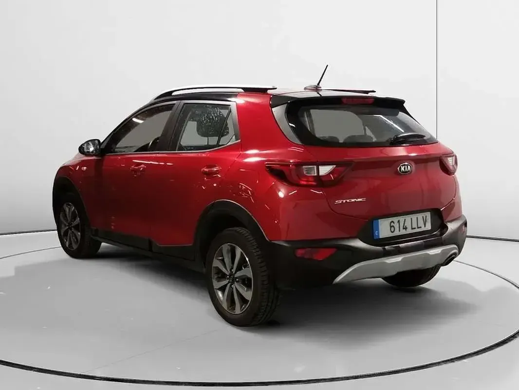 Usado Kia Stonic 84 CV (61 kW) 2020 Rojo SUV