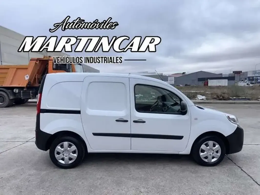 Usado Renault Kangoo 95 CV (69 kW) 2021 Gris Monovolumen