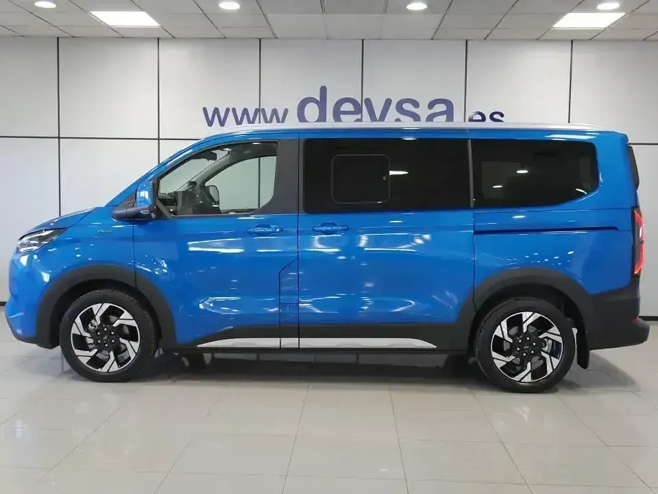 Nuevo Ford Tourneo Active 232 CV (170 kW) 2026 Azul Monovolumen