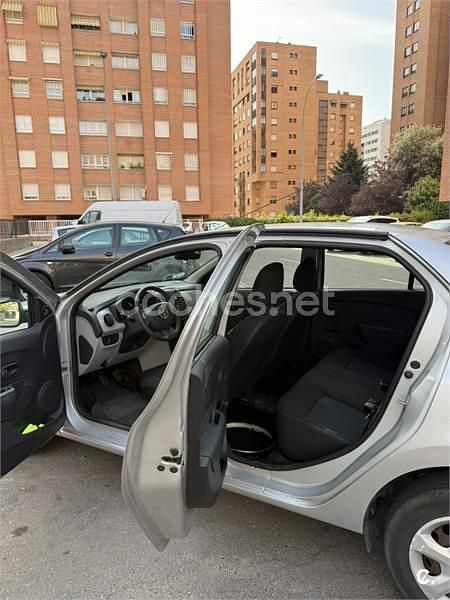 Usado Dacia Logan Ambiance 75 CV (55 kW) 2014 Gris / plata Berlina